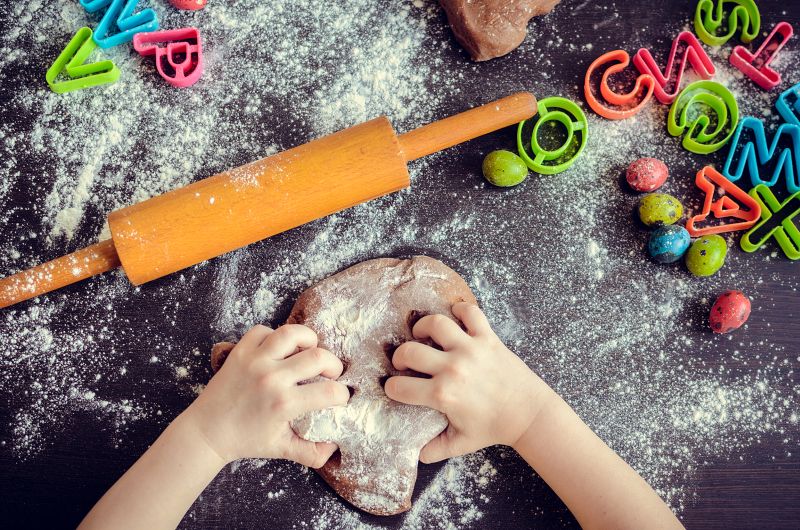 Natal e crianças na cozinha